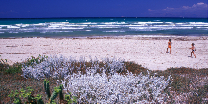 Limnonias, beach, children walking, waves
Kos, Dodecanese, Greece
©Clairy Moustafellou/IML Image Group