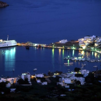 CYCLADES – SERIFOS © Clairy Moustafellou Livadi town , port
