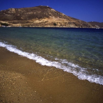 CYCLADES – SERIFOS © Clairy Moustafellou Livadi beach