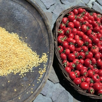 Tomataki and Fava: Santorini Local products